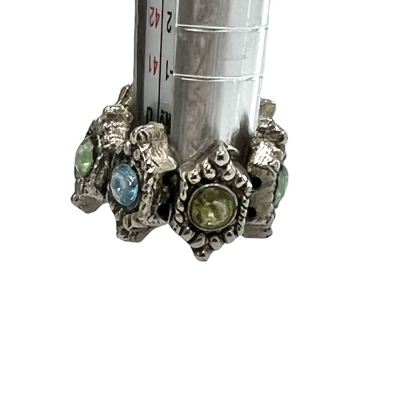 VINTAGE STRETCH RING W BLUE, GREEN & YELLOW CRYSTALS SET IN DARKENED SILVER - Picture 8 of 16